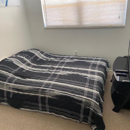 סיינט פיט ביץ' Private Room In A 2 Bedroom 1 Bathroom Shared With Host, On The Beach, Surrounded By Resorts, Only 2 People Max מראה חיצוני תמונה