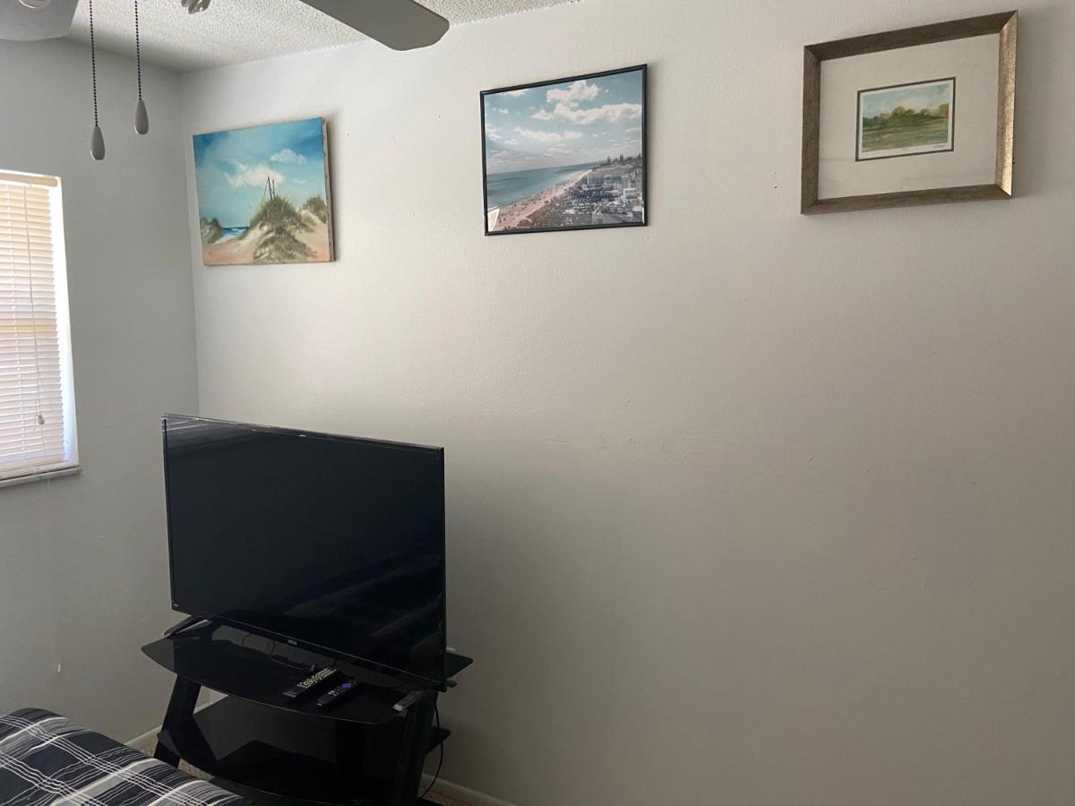 סיינט פיט ביץ' Private Room In A 2 Bedroom 1 Bathroom Shared With Host, On The Beach, Surrounded By Resorts, Only 2 People Max מראה חיצוני תמונה