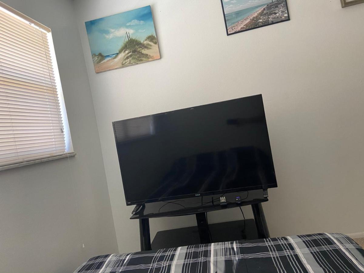 סיינט פיט ביץ' Private Room In A 2 Bedroom 1 Bathroom Shared With Host, On The Beach, Surrounded By Resorts, Only 2 People Max מראה חיצוני תמונה